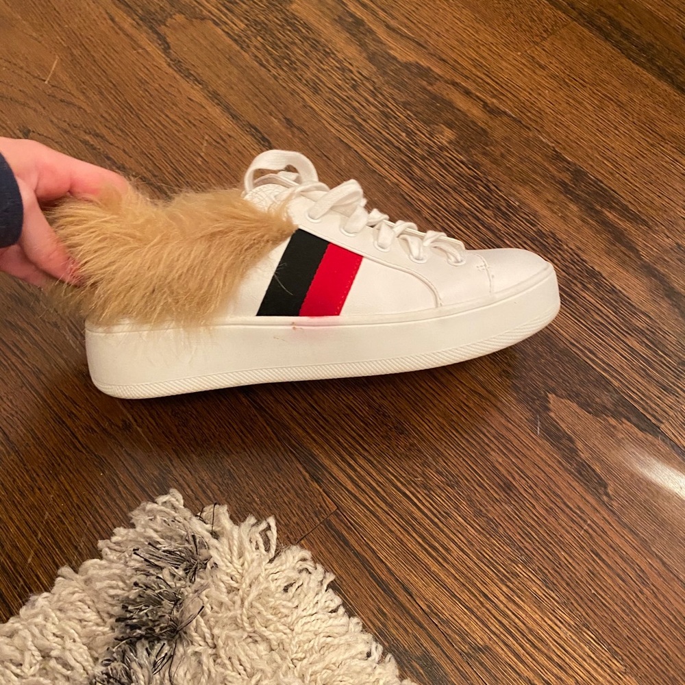 Steve Madden Fur lined sneakers